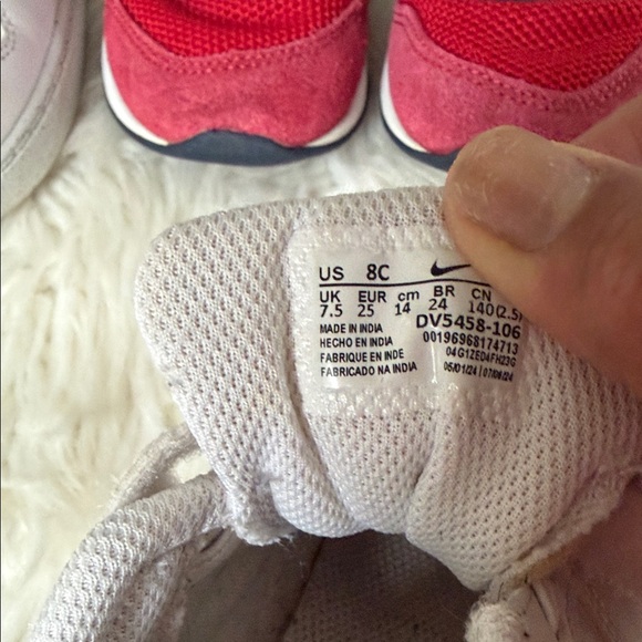 Nike and New Balance Red, White, and Navy Baby Sneakers Size 7-7.5 - Picture 4 of 8